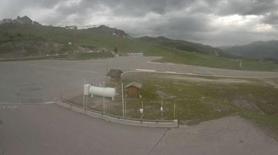 Courchevel airport webcam