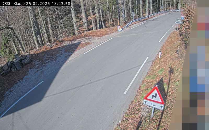 Traffic Cam Cerkno: R1-210, Sovodenj - Kladje