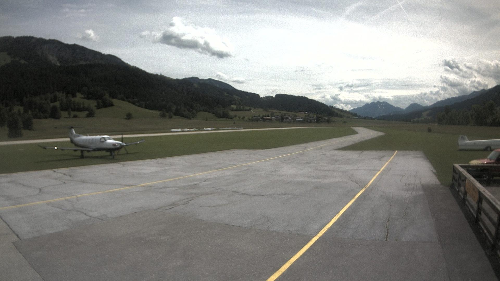 See Marktgemeinde St. Johann in Tirol: Sankt Johann Airport Live Webcam &  Weather Report in Marktgemeinde St. Johann in Tirol, Tyrol, AT | SeeCam