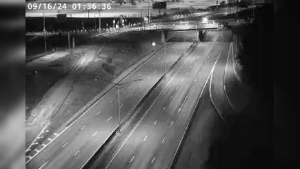 Traffic Cam Syracuse › North: I-81 north of Exit 22 (Court St)