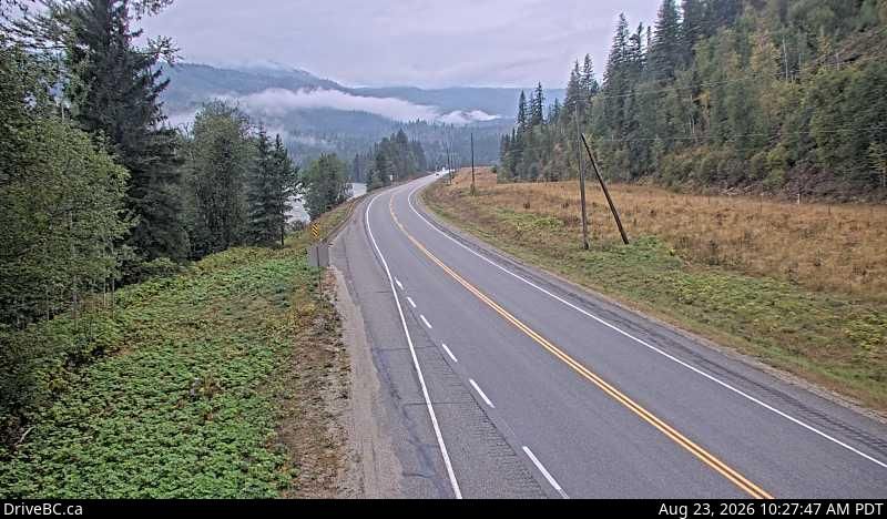 Traffic Cam Thompson-Nicola Regional District › South: Hwy 5, about 15 km south of Avola, looking south