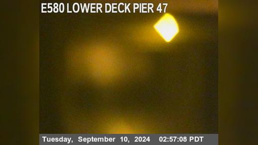 Traffic Cam Richmond › East: TVR36 -- I-580 : Lower Deck Pier