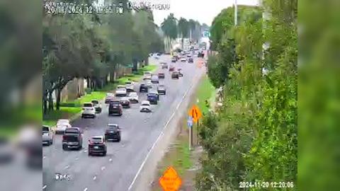 Traffic Cam Pembroke Pines: Pines Blvd at W 129th Avenue