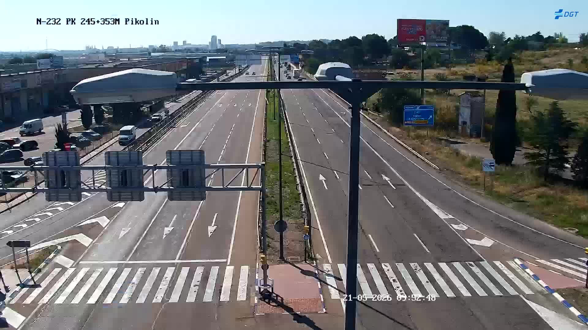 Traffic Cam Zaragoza: La Torre Outlet Zaragoza - N-232