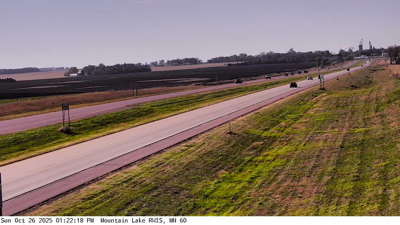 Traffic Cam Bingham Lake: MN 60: T.H.60 (Mountain Lake - MP 48.2): T.H.60 (Mountain Lake - MP 48.2) View