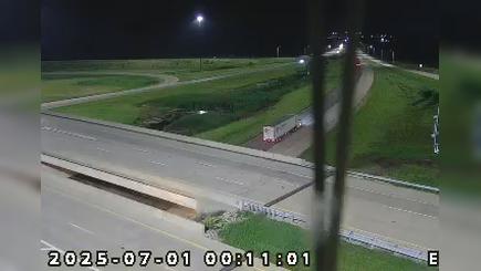 Traffic Cam Craig: I-74: 1-074-132-1-1 @ 132.1