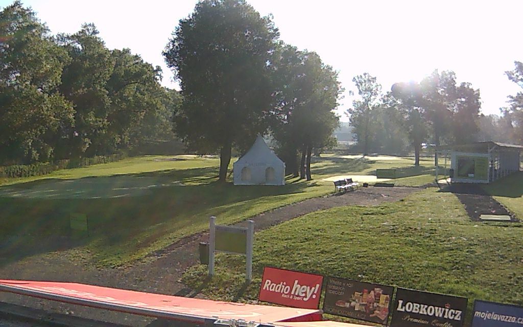 Traffic Cam Holesovice: Driving Range Prague Rohanský ostrov, Praha