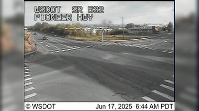 Stanwood North: Pioneer Hwy Traffic & Landscape