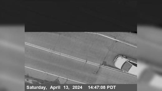Traffic Cam San Martin › North: TVB44 -- US-101 - Avenue