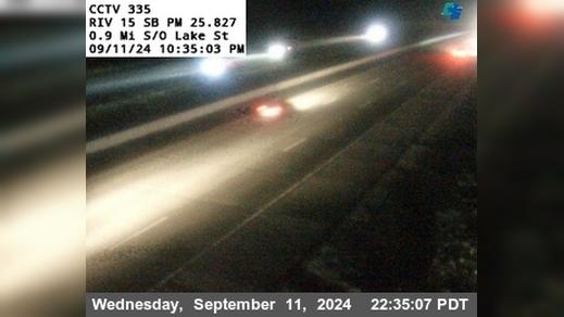 Traffic Cam Alberhill › South: I-15 : (335) 0.9 Miles South of Lake Street