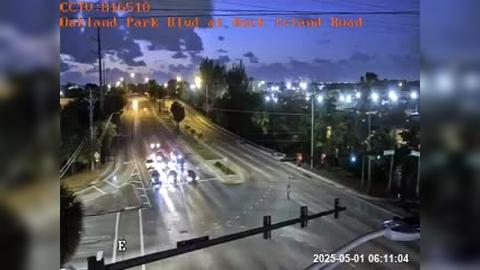 Traffic Cam Lauderhill: Oakland Park Blvd at Rock Island Road