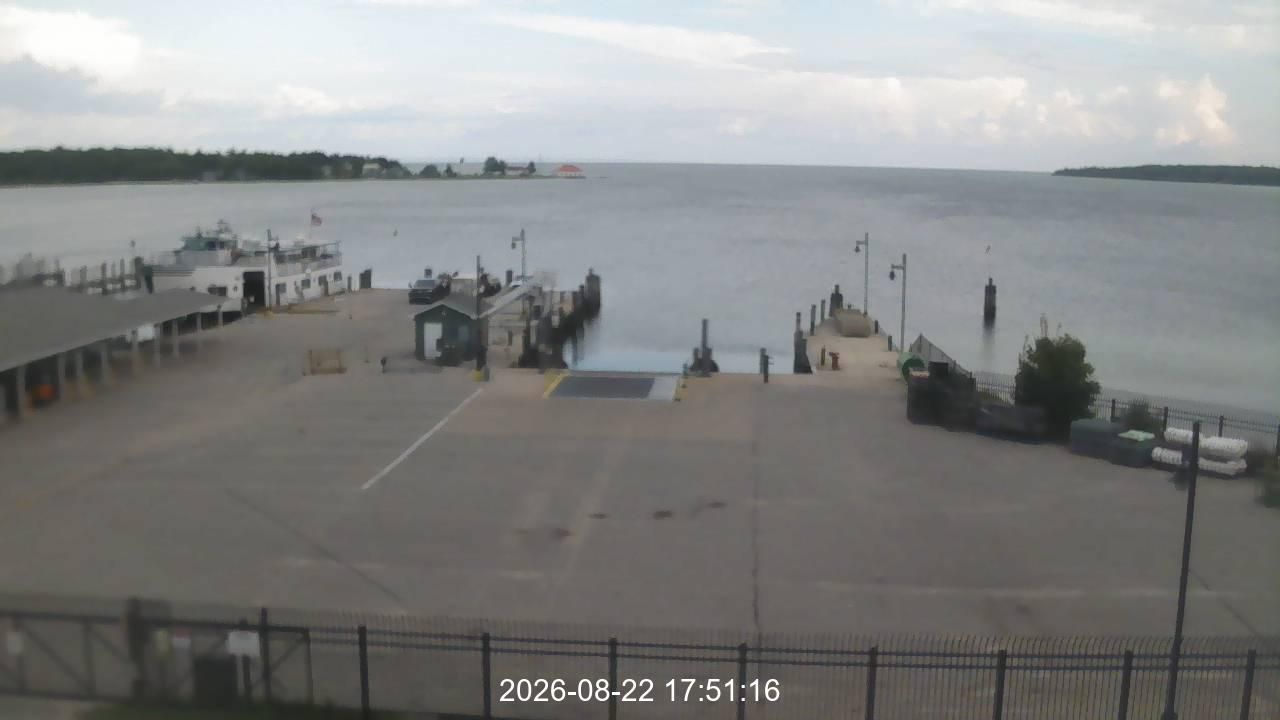 Traffic Cam Saint James Township › South-East