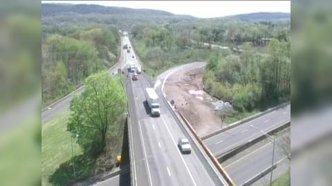 Traffic Cam Meriden: CAM 188 I-691 WB - W/O Exit 1C Wilbur Cross Pkwy