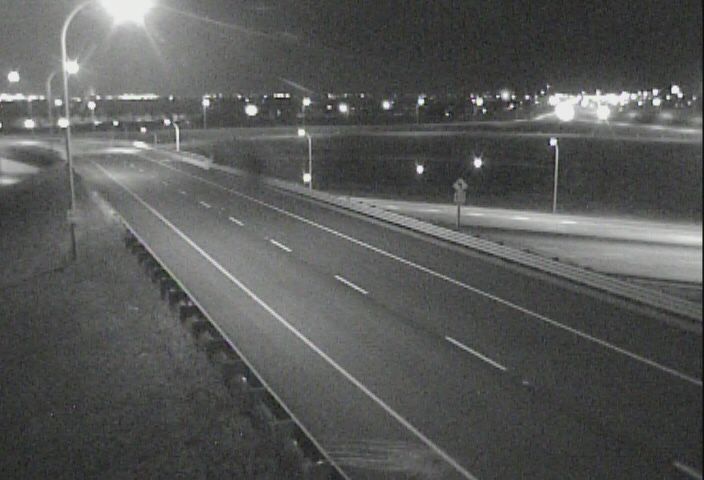 Traffic Cam McKenzie Lake: Stoney Tr. south & Hwy 2 Northwest