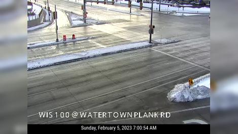 Traffic Cam Wauwatosa: WIS 100 at Watertown Plank Rd