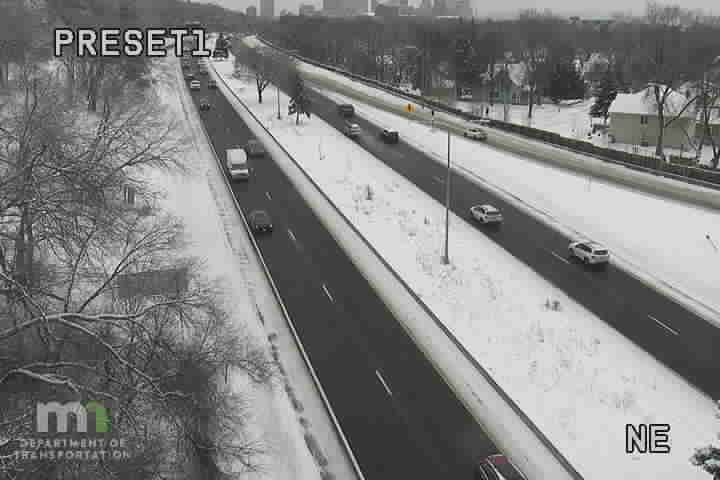 Traffic Cam St. Paul: I-35E: I-35E SB @ St. Clair Ave