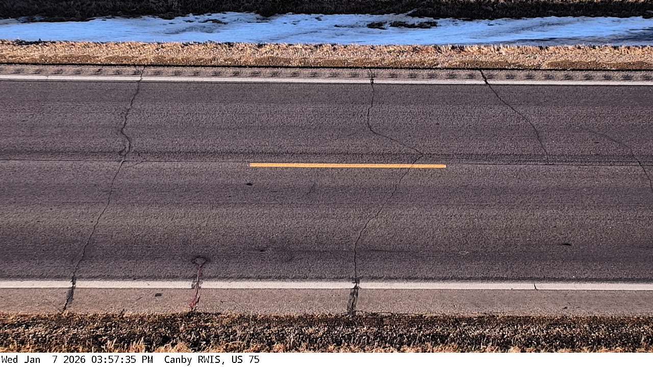 Traffic Cam Canby: US 75: U.S.75 - MP 84.0): U.S.75 - MP 84.0) View