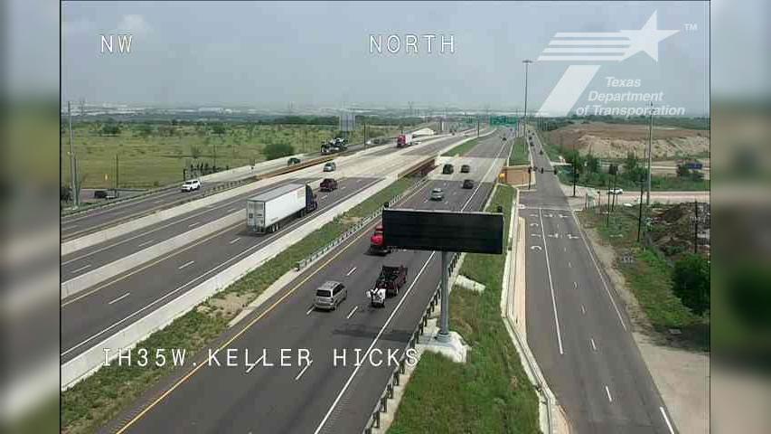 Traffic Cam Fort Worth › North: I-35W @ Keller Hicks