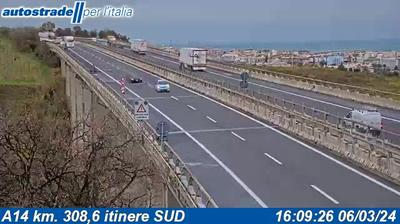 immagine della webcam nei dintorni di Tortoreto: webcam Porto d'Ascoli