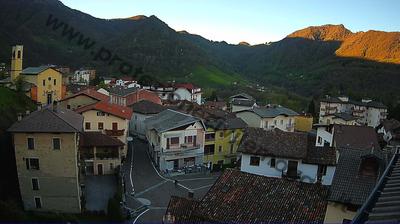 Preview delle webcam di Moggio: Moggio - Piazza Pradello