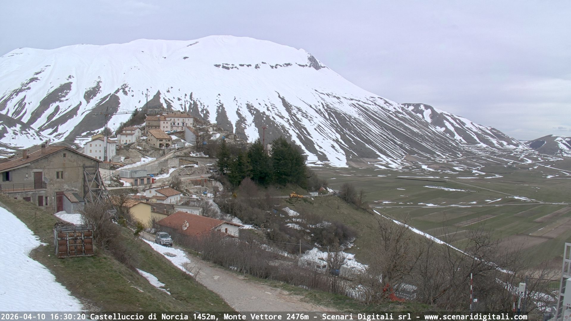 Traffic Cam Capolona: Castelluccio - Monte Vettore