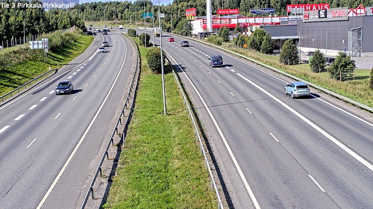 Traffic Cam Pirkkala: Tie - Pirkkahalli - Tie 3 Vaasaan