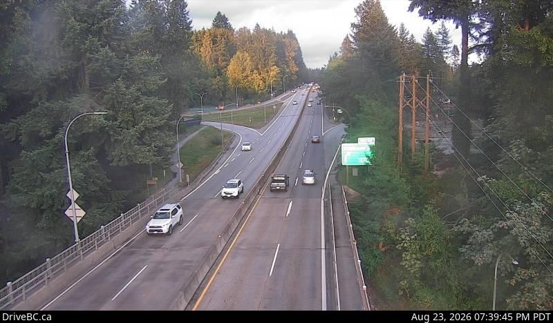 Traffic Cam District of North Vancouver › East: Hwy 1 (Upper Levels Highway) at Capilano Rd. looking east