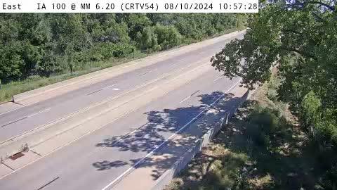 Traffic Cam Linn Junction: CR - IA 100 Near Xavier High School - MM 6.2 (54)