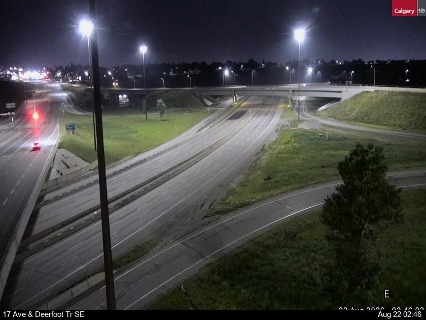 Traffic Cam Southview: 17 Avenue - Deerfoot Trail SE