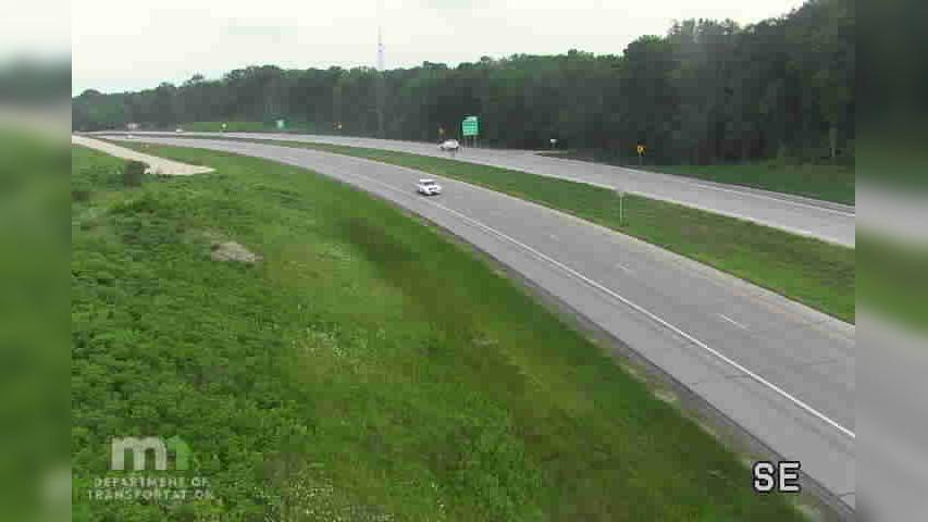 Traffic Cam Wastedo: US 52: T.H.52 NB N of Co Rd 1 (MP 91.8)
