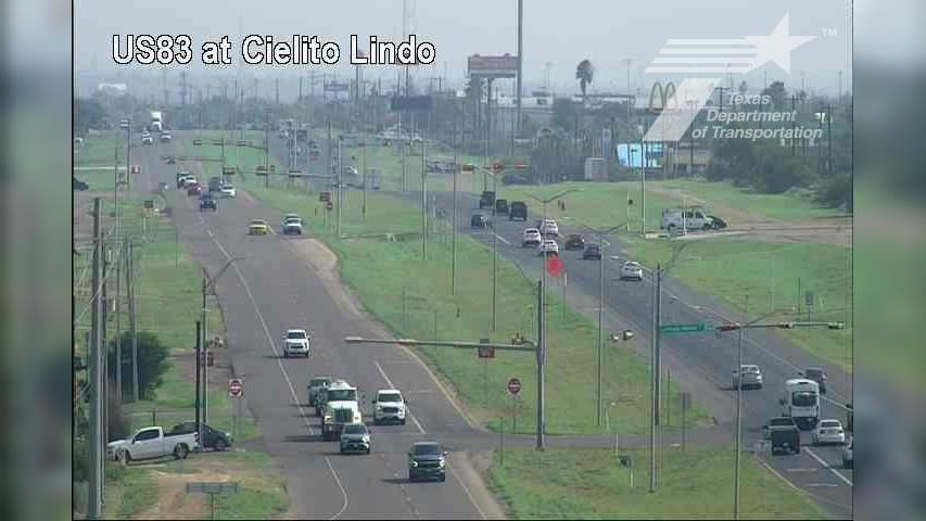 Traffic Cam Laredo › North: US 83 @ Cielito Lindo
