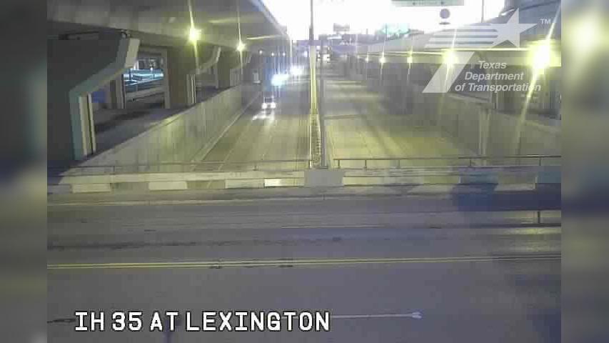 Traffic Cam San Antonio › North: IH 35 at Lexington