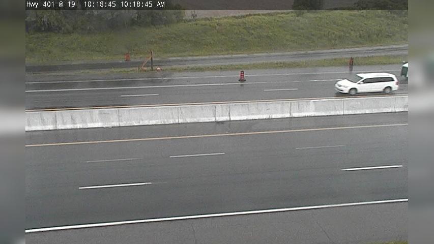 Traffic Cam South-West Oxford: Highway 401 at Highway