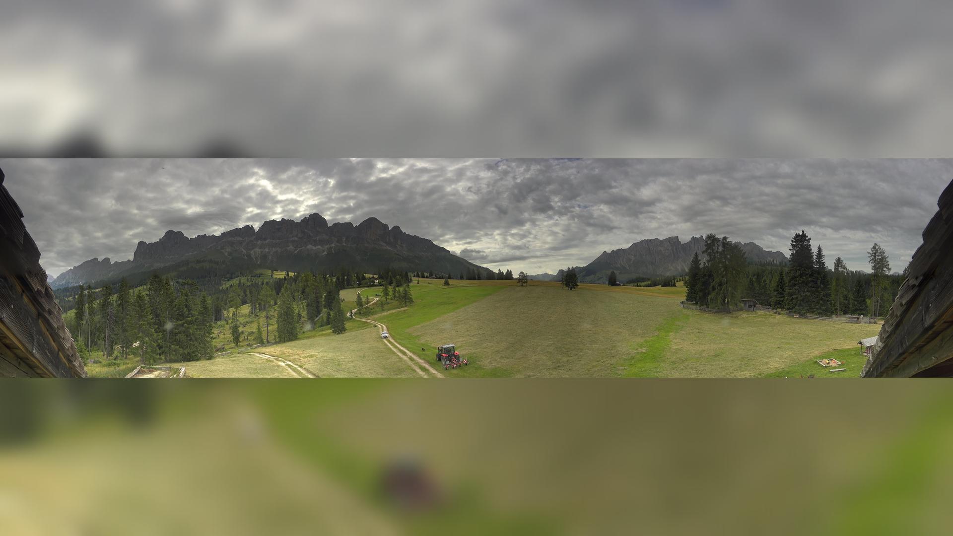 Carezza mountain Webcam