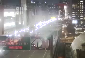 Traffic Cam Manhattan Community Board 10 › South: I-87 at East 153rd Street