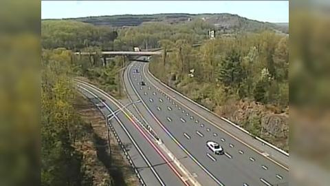 Traffic Cam New Britain: CAM - I-84 EB W/O Exit 36 - North Mountain Rd