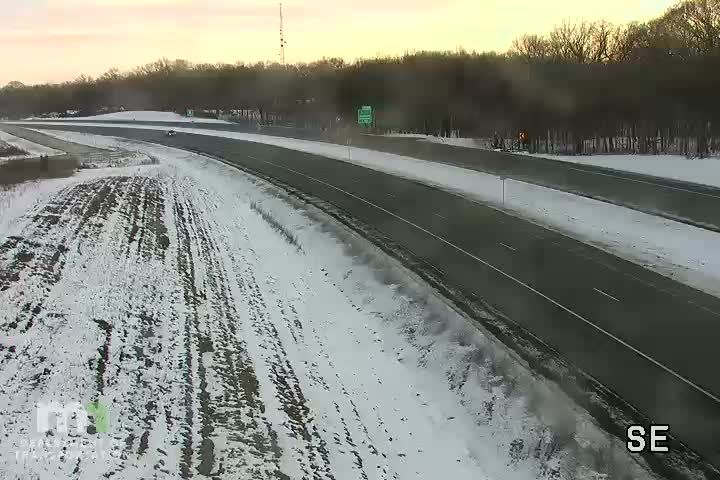 Traffic Cam Wastedo: T.H.52 NB N of Co Rd 1 (MP 91.8)