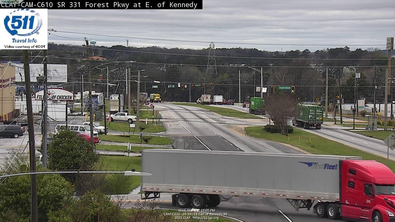 Traffic Cam Forest Park: CLAY-CAM-C