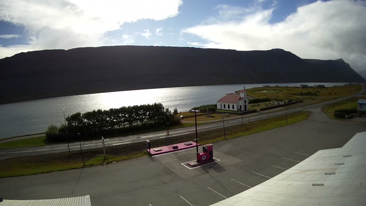 Traffic Cam Isafjorur › East: Súðavík