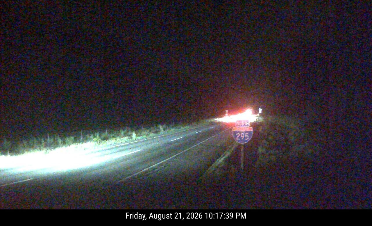 Traffic Cam Yarmouth: I-295 Mile 15 NB (Cumberland)
