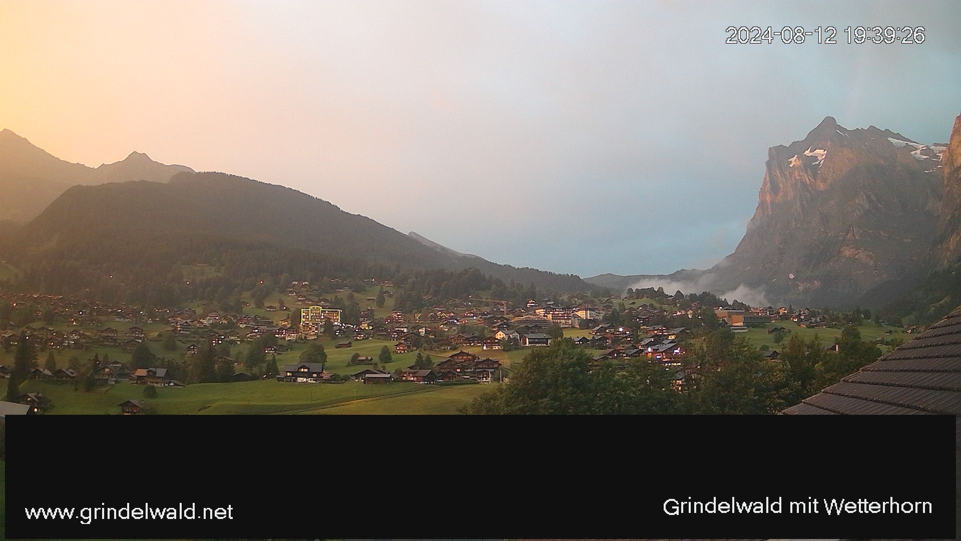 Grindelwald: Grindelwald - Dorf - Wetterhorn