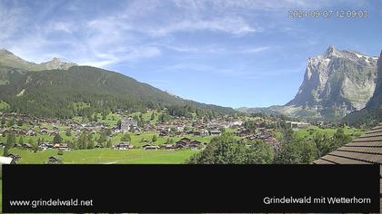 Grindelwald: Grindelwald - Dorf - Wetterhorn