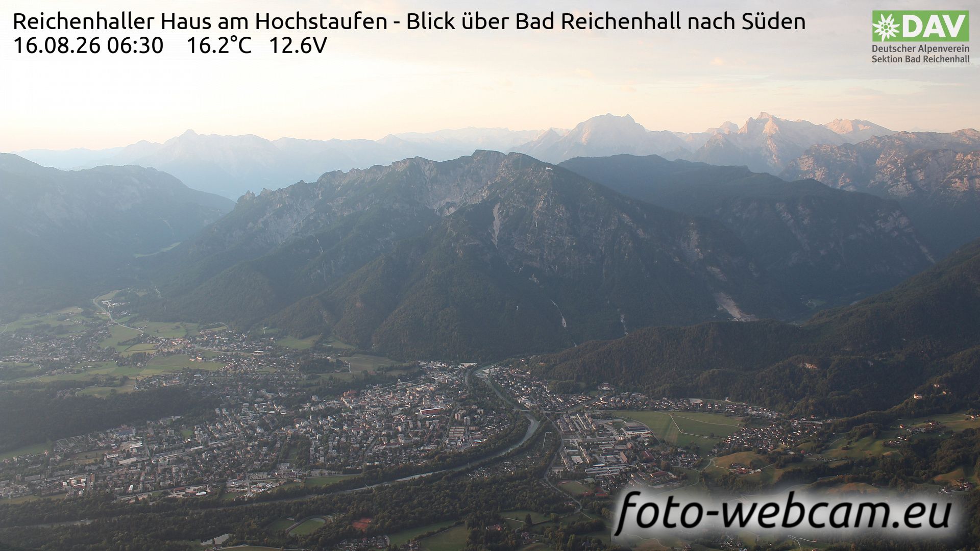 Traffic Cam Bad Reichenhall › South-East: Reichenhaller Haus am Hochstaufen - Blick über - nach Süden