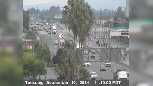 Traffic Cam Union City › North: TVB15 -- I-880 : Alvarado Niles