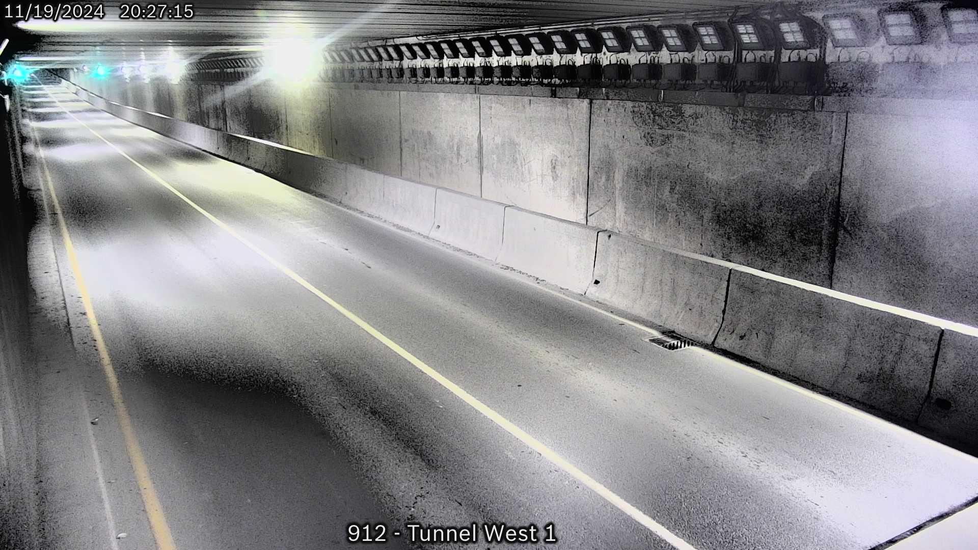 Traffic Cam Thorold: Westbound - Tunnel near west of entrance