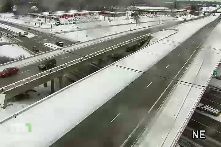 Traffic Cam Vadnais Heights: I-694 EB @ T.H.61