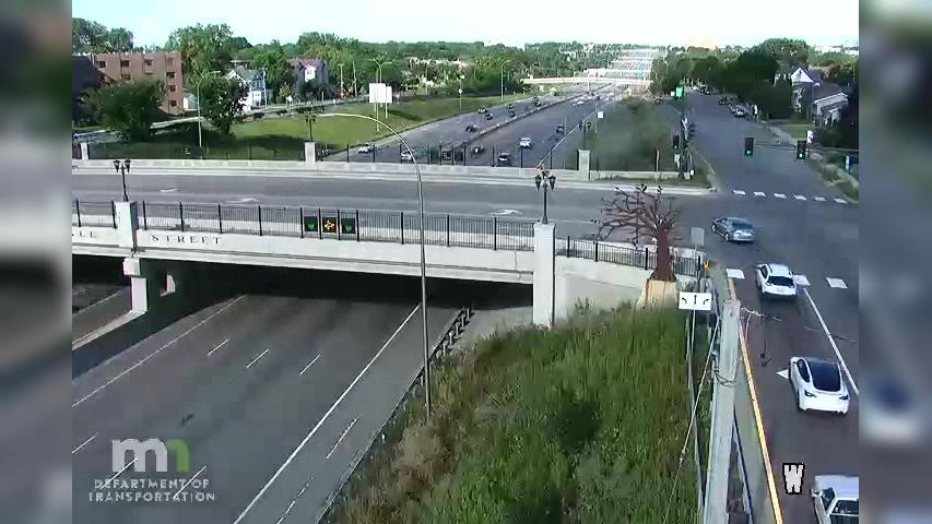 Traffic Cam Rondo: I-94 WB @ Dale St