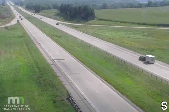 Traffic Cam Millersburg: I-35: I-35 NB (MP 66.7)