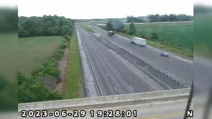 Traffic Cam Anderson: I-69: 1-069-227-3-1 CR 200E