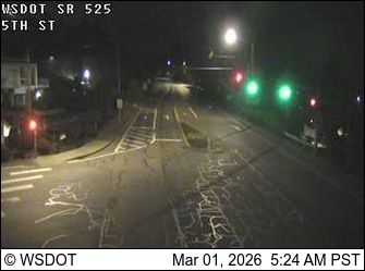 Traffic Cam Mukilteo › South: SR 525 at MP 8.1: 5th St South - WSF